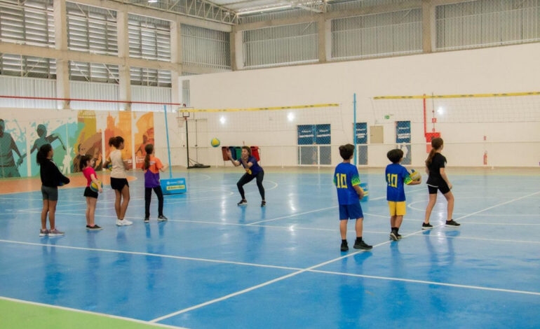 Itaboraí + Esportes estreia aulas de futebol