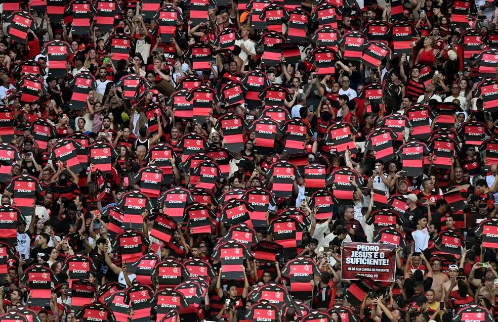 Flamengo e Corinthians aparecem na lista de clubes mais seguidos do mundo
