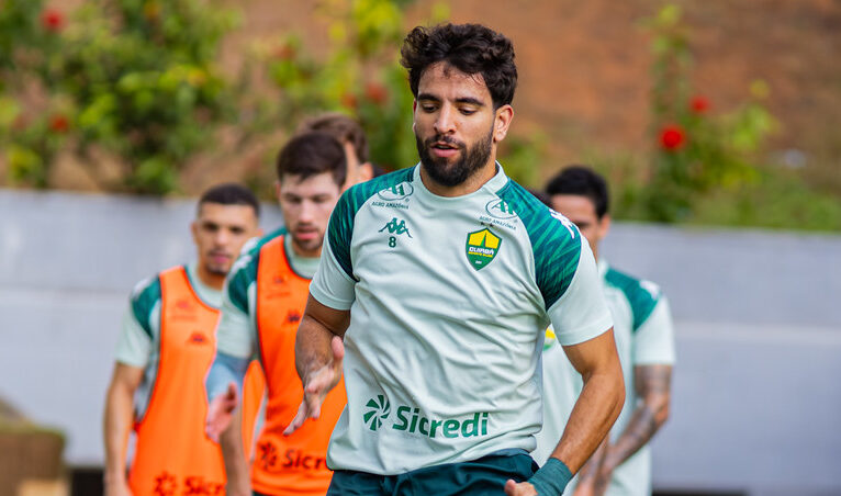 Sem vencer em casa há 120 dias, Cuiabá aposta na adaptação ao gramado da Arena para encerrar sequência negativa