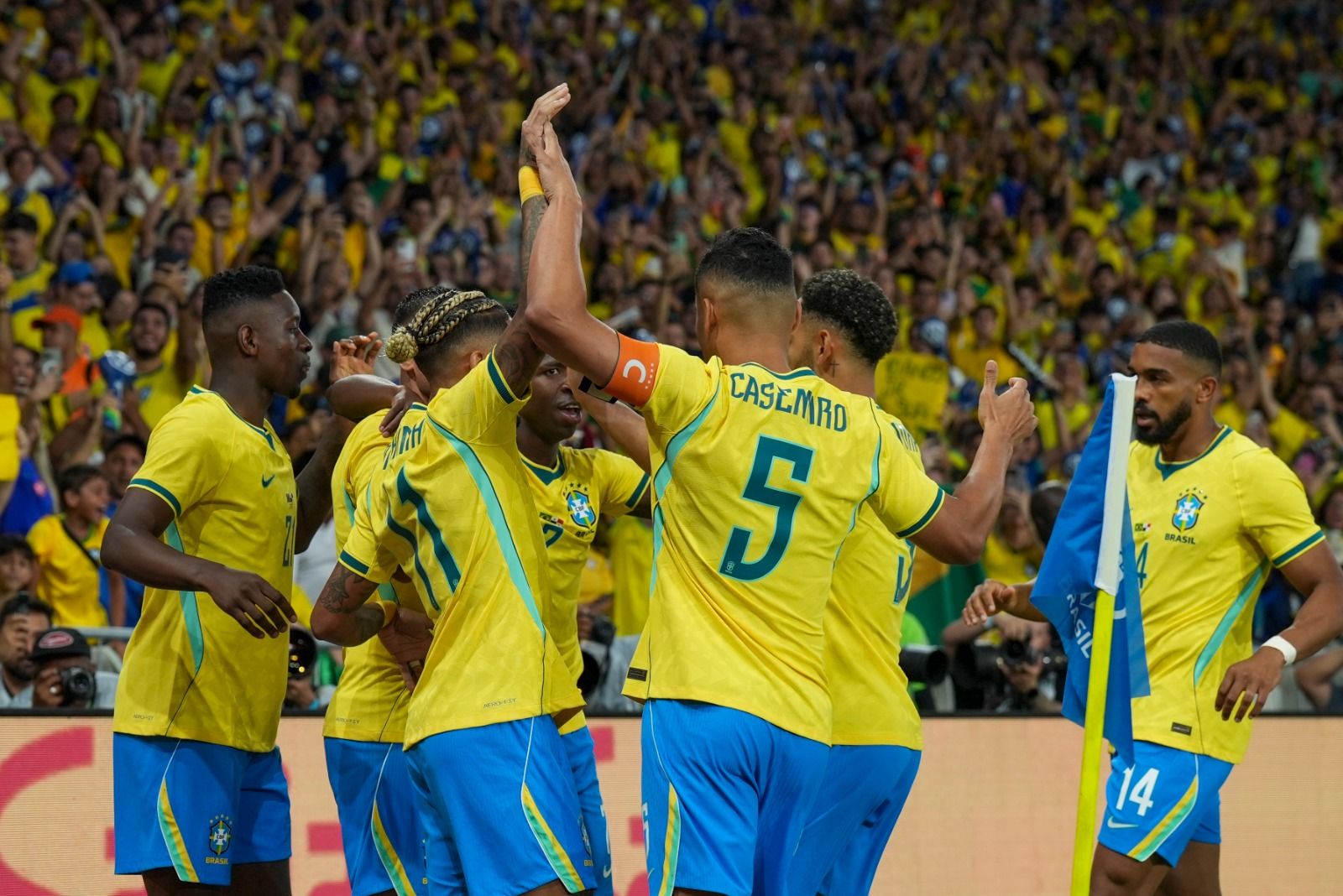 Brasil goleia o Panamá por 6 a 2