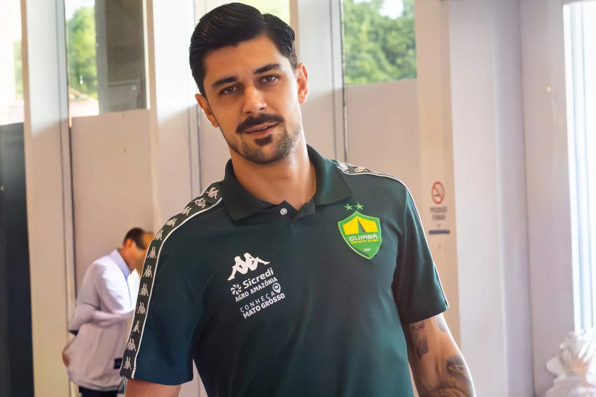 Cuiabá embarca para Florianópolis, onde encerra a preparação para enfrentar o Avaí