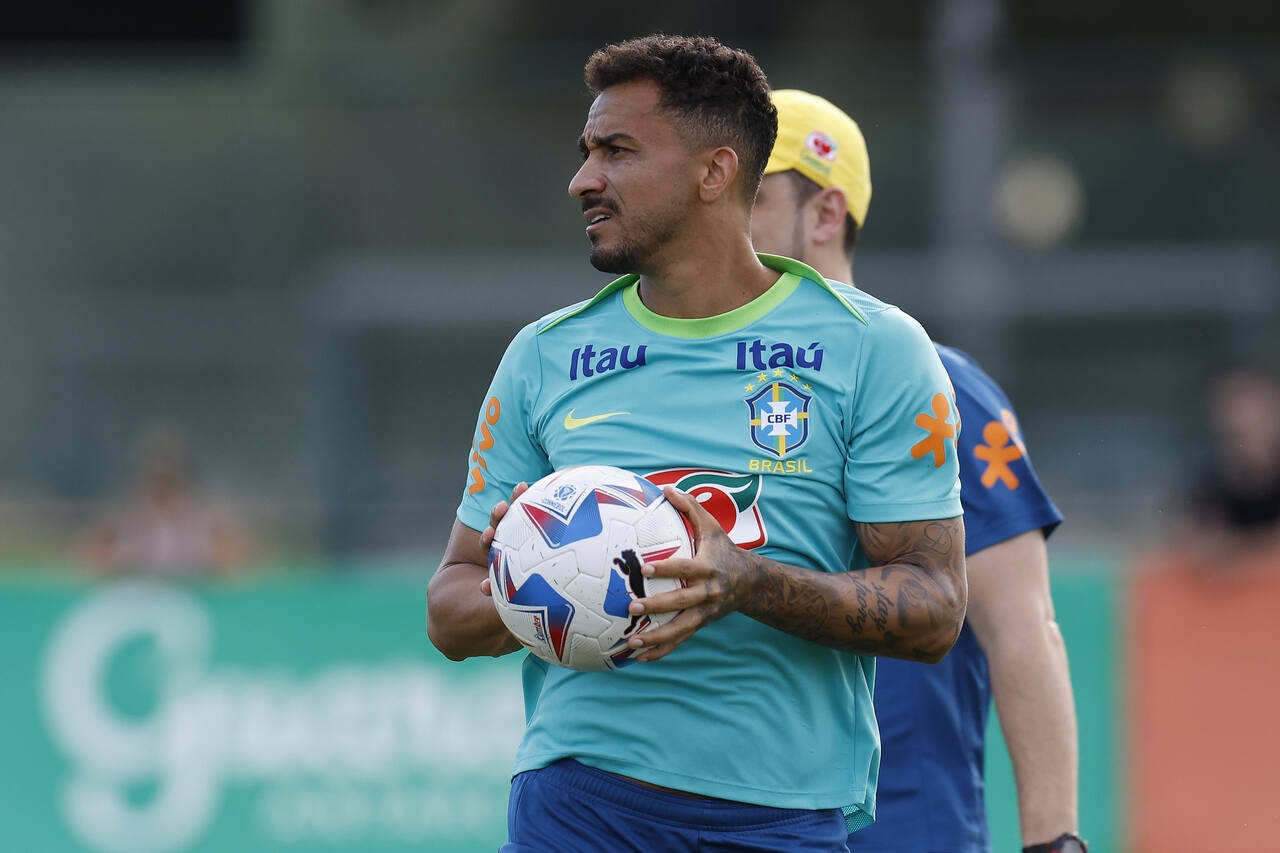 Brasil deve ter dupla do Flamengo na estreia contra Marrocos
