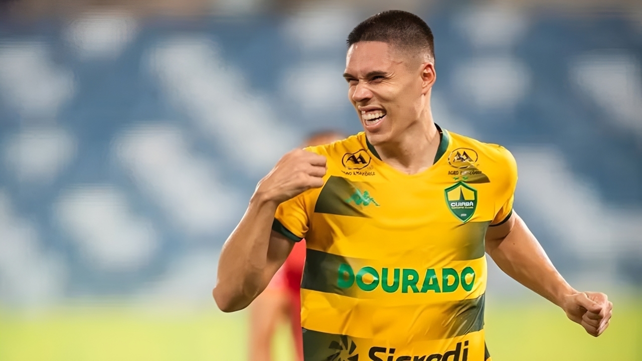 “Quem decidiu foi o volante” Eduardo Barros exalta Calebe após primeiro gol e vitória do Cuiabá