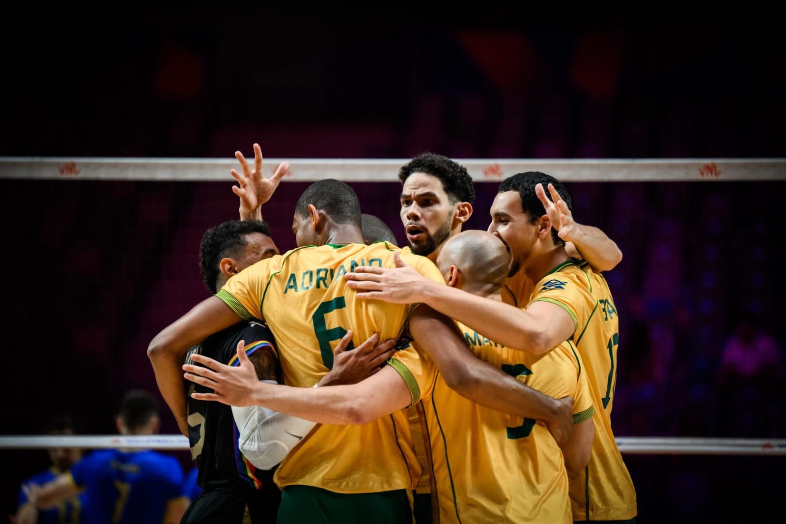 Brasil perde para a Ucrânia e sofre primeira derrota na Liga das Nações de Vôlei