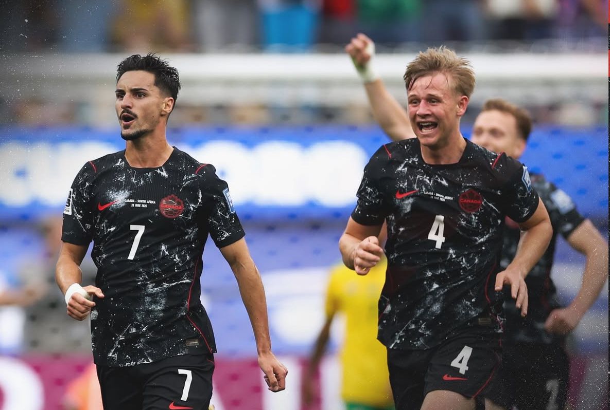 Com gol nos acréscimos, Canadá bate a África do Sul e avança às oitavas