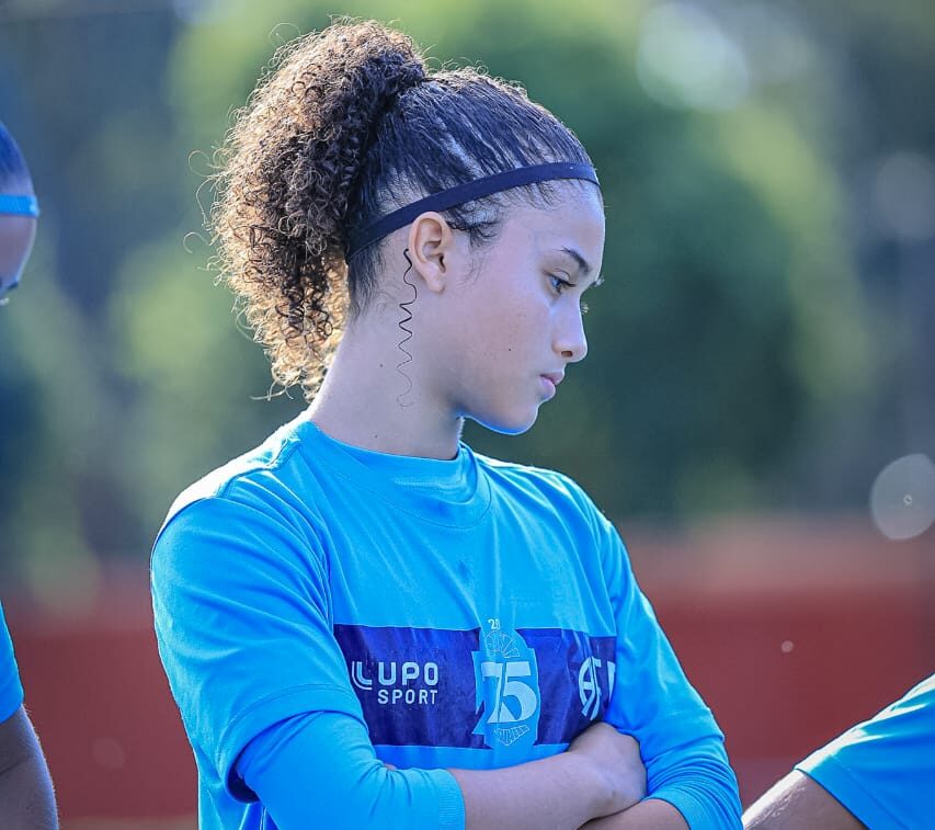 Joia do futebol feminino mato-grossense, Melissa Barreto se destaca e acerta com a Ferroviária-SP