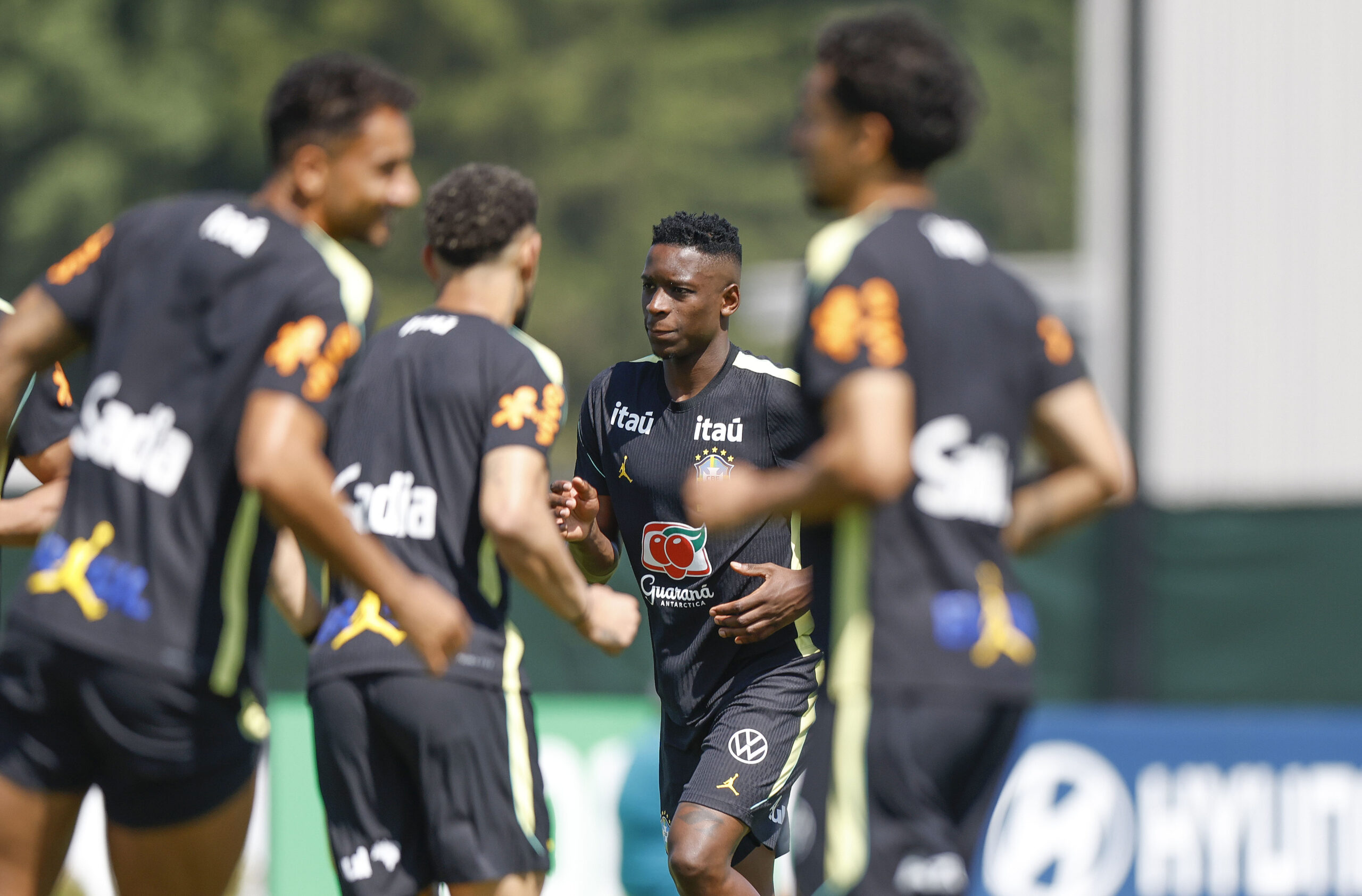 Brasil enfrenta o Egito em último teste antes da estreia na Copa do Mundo